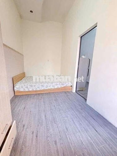 Tách bếp cửa sổ trời ngay Tại Gần Sân Bay Ga T1
