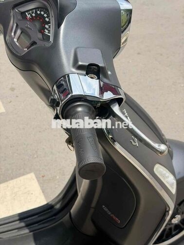 Piaggio Vespa 125 ABS 2020 Xám 22000 km