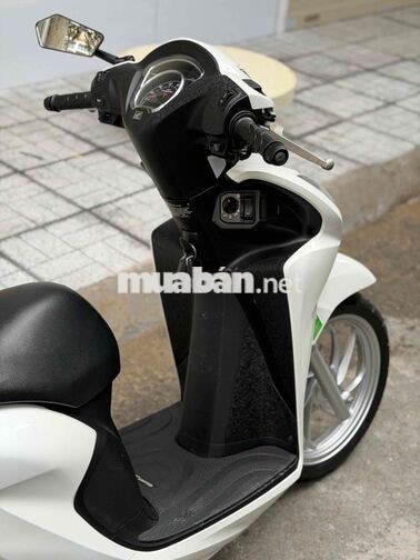 Honda Vision 2024 Trắng Đen Khoá Smartkey