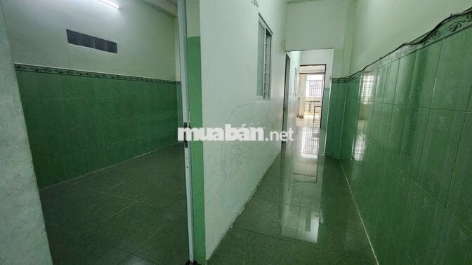 Nhà Nguyên Căn Đường Lạc Long Quân - 6PN 4WC - 4x18m