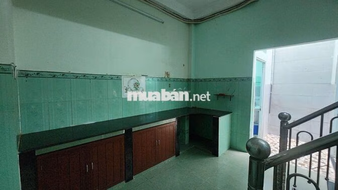 Nhà Nguyên Căn Đường Lạc Long Quân - 6PN 4WC - 4x18m