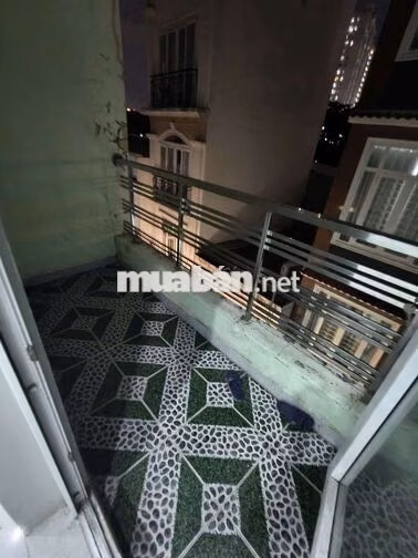 cho thuê phòng 20m2 có ban công hẻm xe hơi