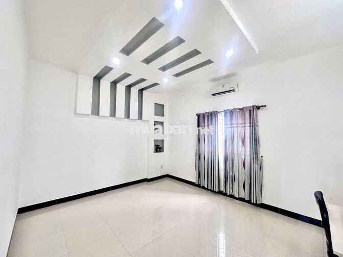 Nhà 2 Lầu 4PN Có Nội Thất KDC Hưng Phú 13 triệu