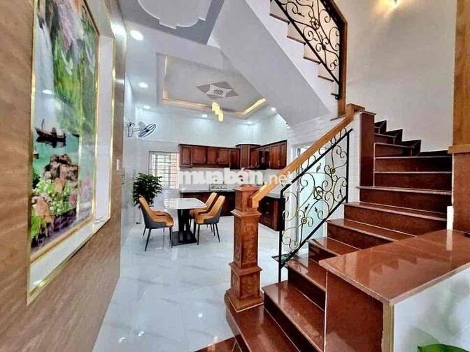Cho Thuê Nhà Mới DT 280m2 1Trệt 4Lầu 6Pn 4Wc Hẻm 8m Xe Tải Sát Chợ