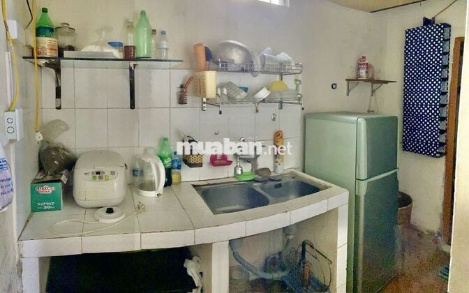 Nhà đất có sân rộng thoáng đỗ được oto 7 chỗ