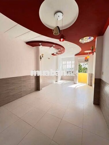 Nhà trệt 3 lầu đường Võ Văn Kiệt chỉ 16 triệu