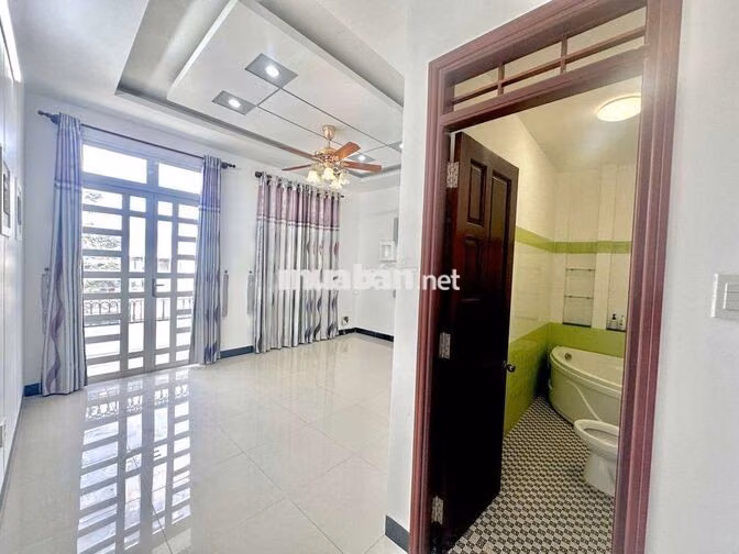 Nhà 2 Lầu 4PN Có Nội Thất KDC Hưng Phú 13 triệu