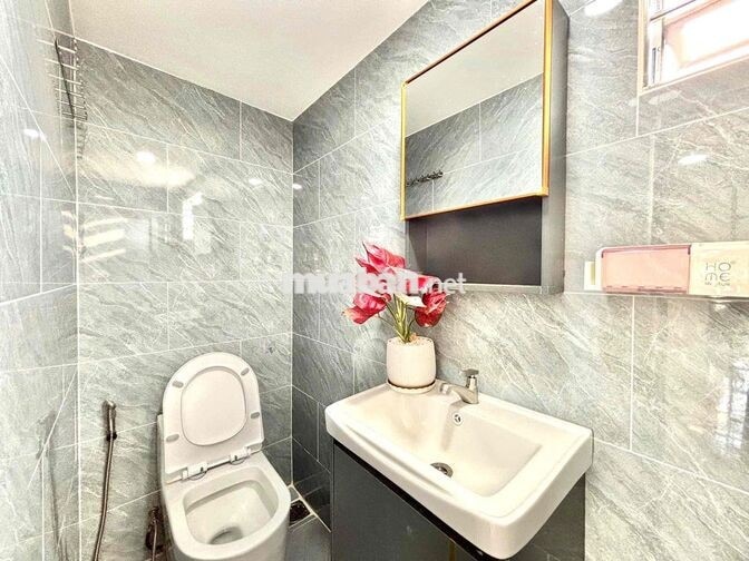 PHÒNG TRỌ CÓ GÁC RỘNG RÃI THOÁNG MÁT GÁC CAO ĐỨNG GẦN AEON TÂN PHÚ