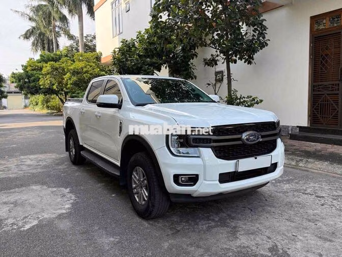 Ford Ranger XLS 1 cầu Trắng 22k km