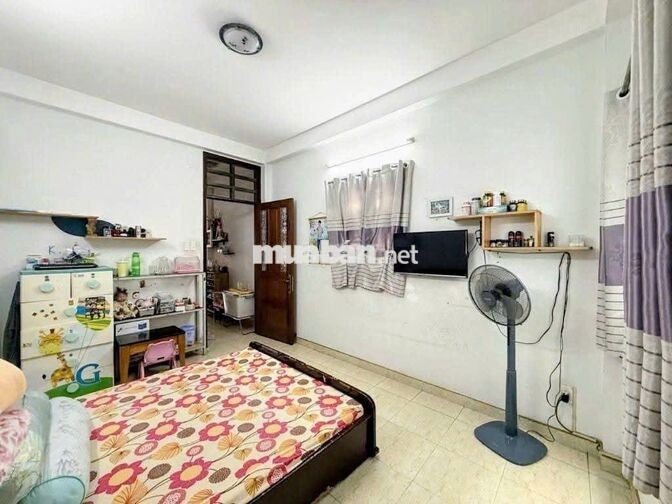 Bán nhà Phố Chùa Hàng, một bước ra phố, 70m2, 3 tầng, chỉ 3.1 tỷ