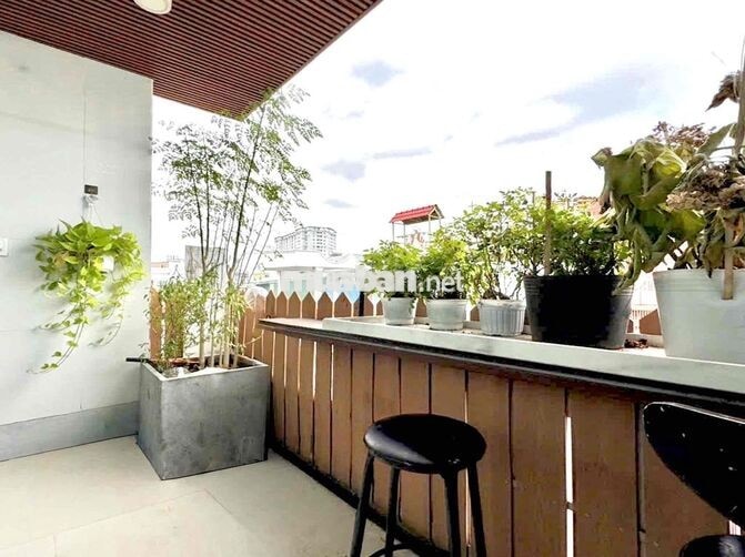 Chính Chủ Ban Công - Full Nội Thất - Tách Bếp riêng - Cộng Hoà