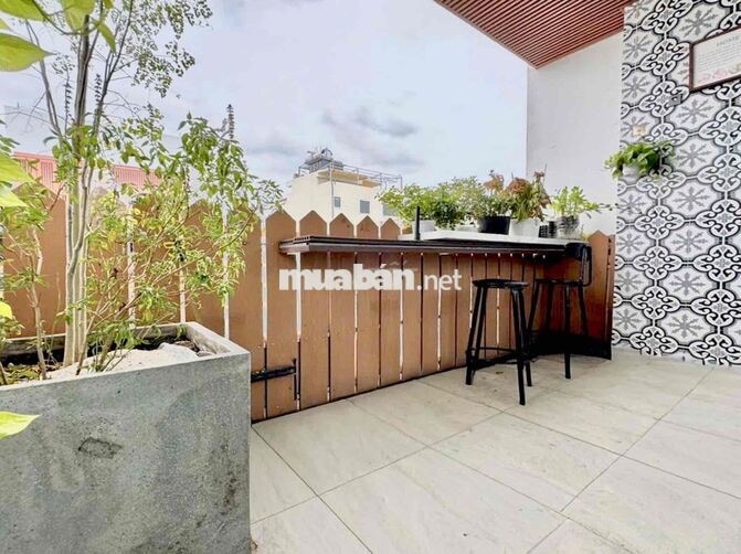 Chính Chủ Ban Công - Full Nội Thất - Tách Bếp riêng - Cộng Hoà