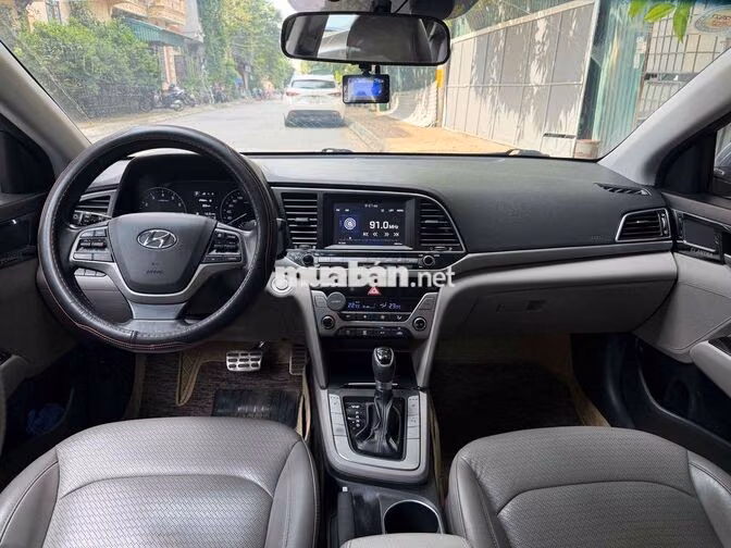 Hyundai Elantra GLS Tự động 11 vạn Xám