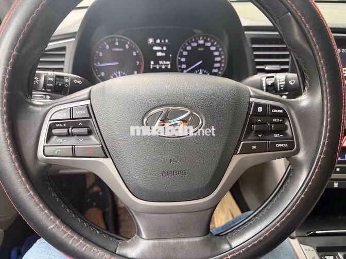 Hyundai Elantra GLS Tự động 11 vạn Xám