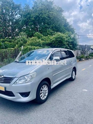 Toyota Innova E 2012 Số sàn Bạc