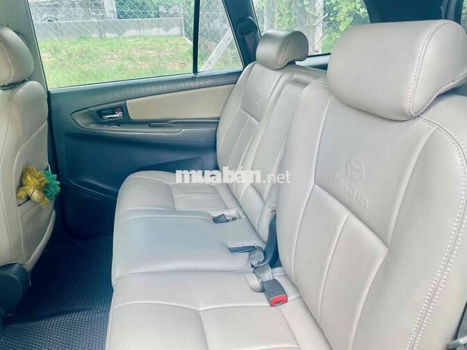 Toyota Innova E 2012 Số sàn Bạc