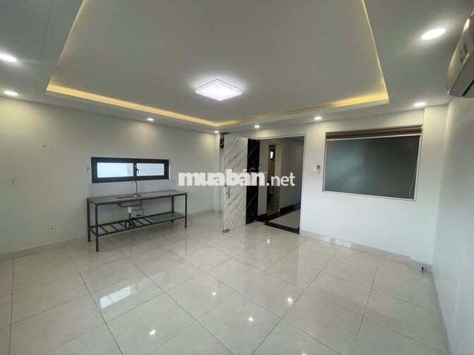 - Giáp Q7 -  Rộng : 30 m2 Cách TĐT , RMIT , PMH , Lotte Q7 chỉ 10’