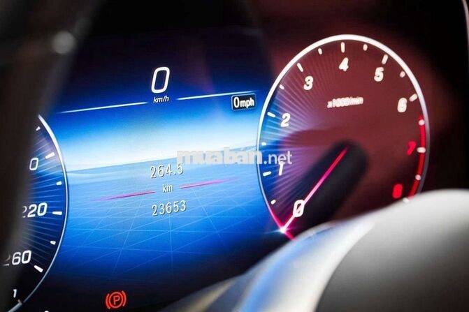 Mercedes-Benz GLC 200 4MATIC 2024 lướt nhẹ cực đẹp