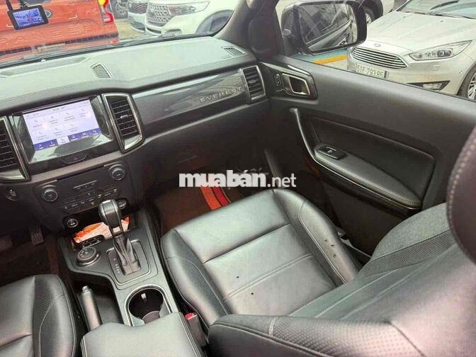 Ford Everest Titanium 4x4 2021 Đen 18.000km