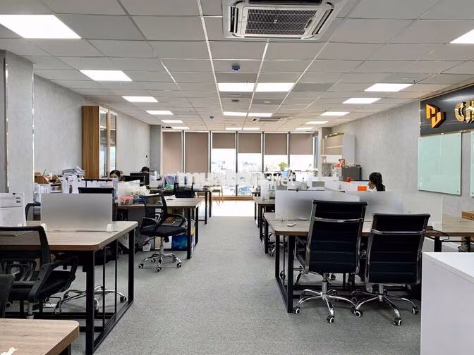 CHO THUÊ SÀN VĂN PHÒNG MẶT TIỀN XÔ VIẾT NGHỆ TĨNH - HÀNG XANH - 210m2