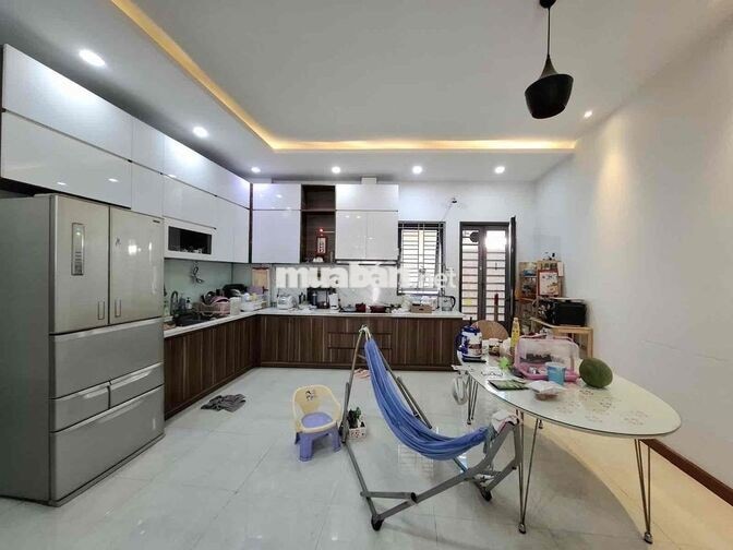 Cho Thuê HXH Nguyên Căn Ngô Tất Tố 5PN 5WC
