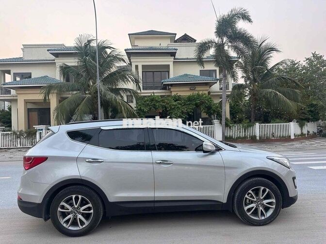 Hyundai Santa Fe AT 7 chỗ đời 2013 máy xăng