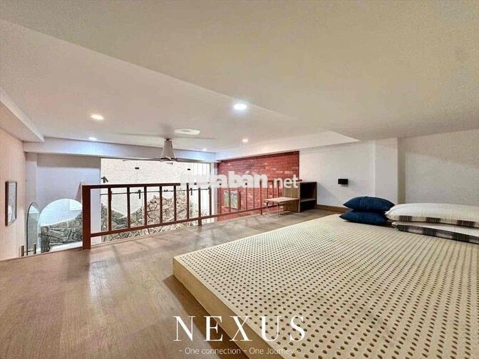 Căn hộ có gác Full nội thất + sân sau thoáng mát ngay CV Làng Hoa