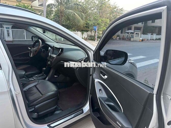 Hyundai Santa Fe AT 7 chỗ đời 2013 máy xăng