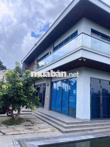 Cho thuê nhà  600m2 làm văn phòng- ngã 6 An Phú