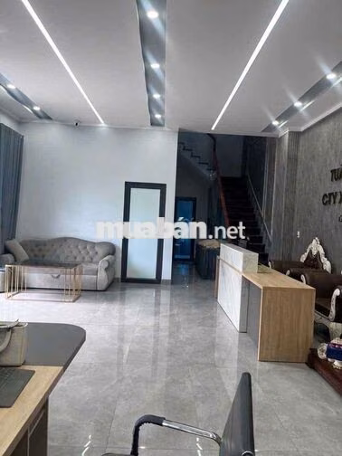 Cho thuê nhà  600m2 làm văn phòng- ngã 6 An Phú