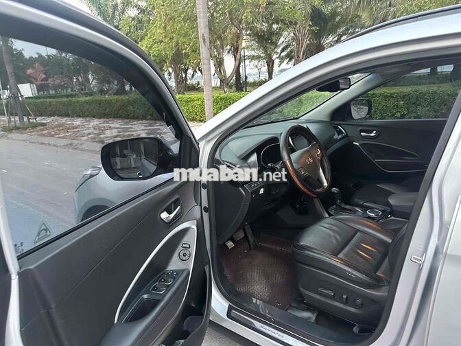 Hyundai Santa Fe AT 7 chỗ đời 2013 máy xăng