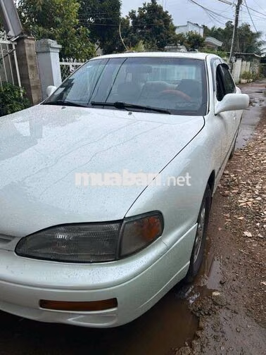 Toyota Camry LE Trắng Nhật Bản Sàn