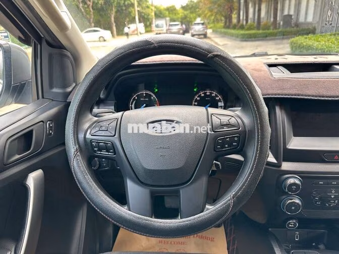 Ford Ranger 2022 2.2 XLS 4x2AT Trắng Tự động