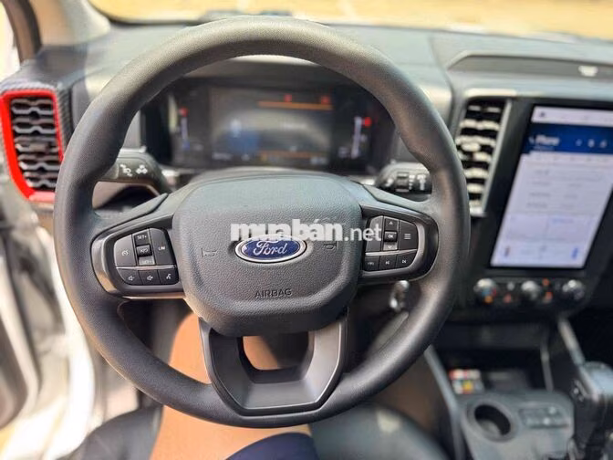 Ford Ranger XLS 2022 Trắng Tự động 8vạn 100củ đồ