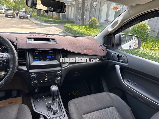 Ford Ranger 2022 2.2 XLS 4x2AT Trắng Tự động