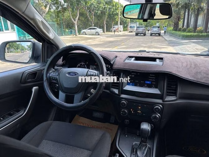 Ford Ranger 2022 2.2 XLS 4x2AT Trắng Tự động