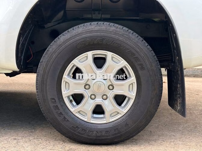 Ford Ranger 2022 2.2 XLS 4x2AT Trắng Tự động