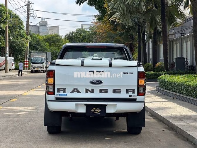 Ford Ranger 2022 2.2 XLS 4x2AT Trắng Tự động