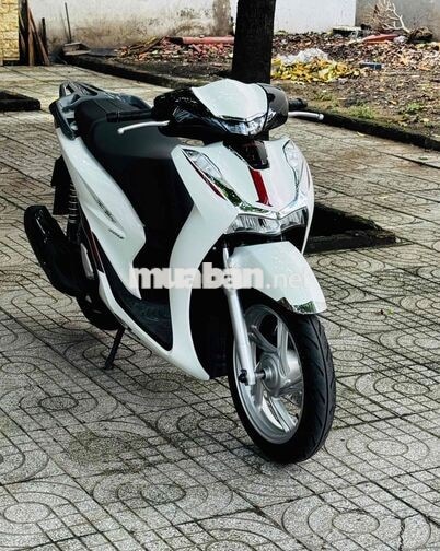 Honda SH 125i cuoi 2025 Trắng đen xe lướt 9 chủ