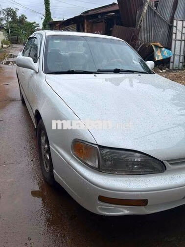 Toyota Camry LE Trắng Nhật Bản Sàn