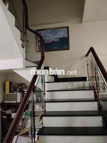 cho thuê nhà trệt lầu mặt tiền đường Nguyễn Hữu Cảnh , phường đông hoa