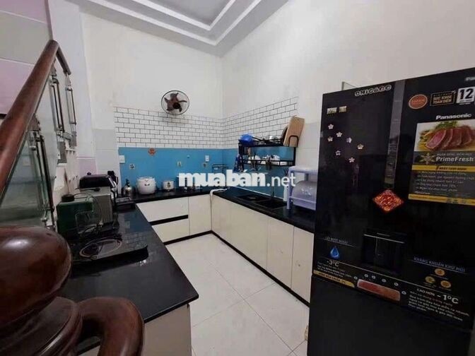 Cho thuê nhà 1 Trệt 2 Lầu gần Làng Đại học và chợ Đông Hoà
