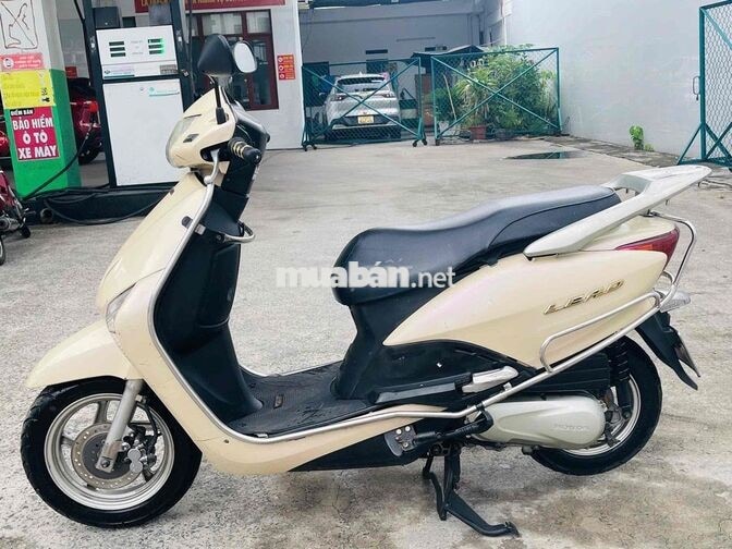 Honda Lead 2012 Fi màu kem