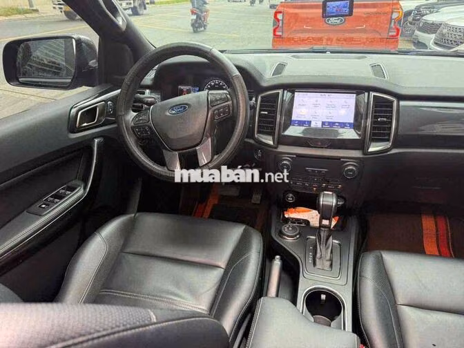 Ford Everest Titanium 4x4 2021 Đen 18.000km