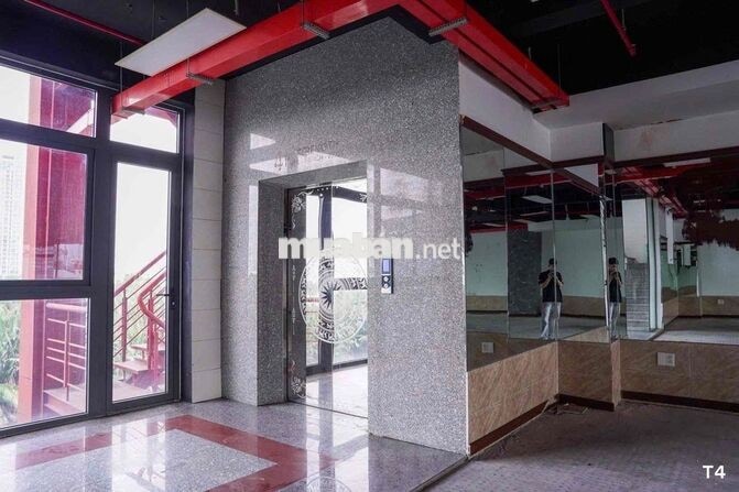 CẦN CHO THUÊ MBKD 11x33M LÝ PHỤC MAN QUẬN 7 GIÁ 90tr/th