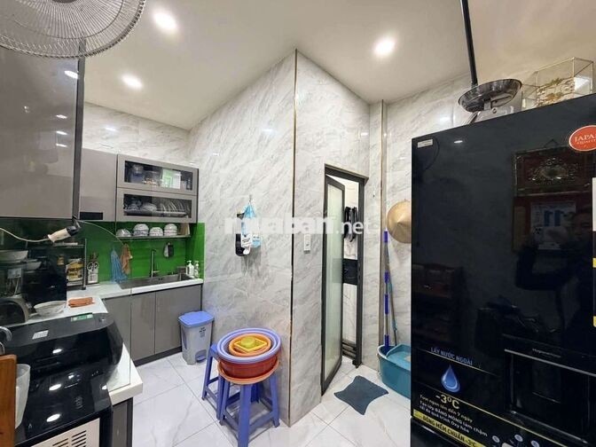 NHÀ NGANG 3M,NGUYỄN THIỆN THUẬT BÌNH THẠNH, DT 24M2, HẺM 3M, NHỈN 4 TỶ