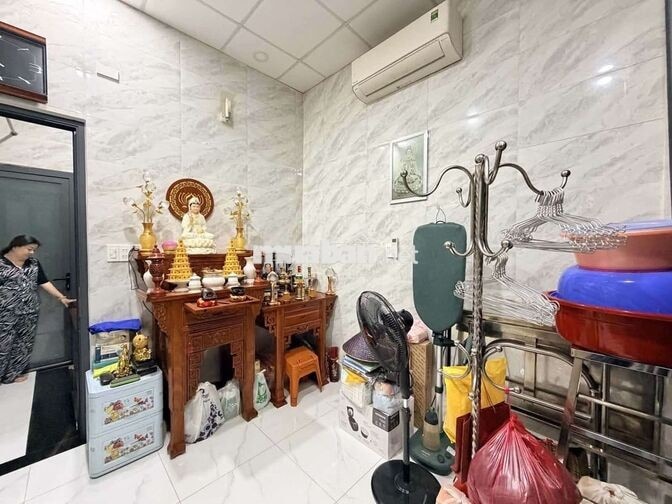 NHÀ NGANG 3M,NGUYỄN THIỆN THUẬT BÌNH THẠNH, DT 24M2, HẺM 3M, NHỈN 4 TỶ
