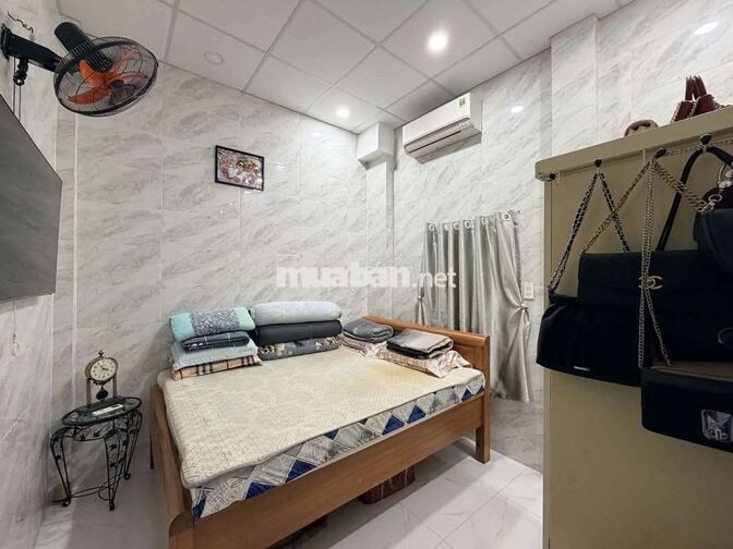 NHÀ NGANG 3M,NGUYỄN THIỆN THUẬT BÌNH THẠNH, DT 24M2, HẺM 3M, NHỈN 4 TỶ