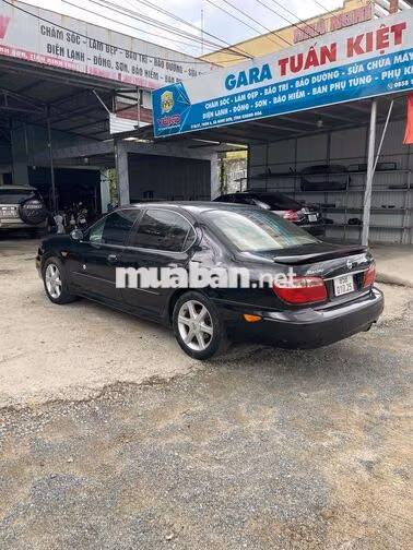 Nissan 5 chỗ màu Đen
