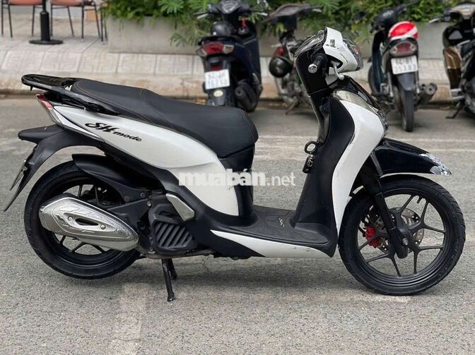 Honda SH Mode 2018 Trắng đen